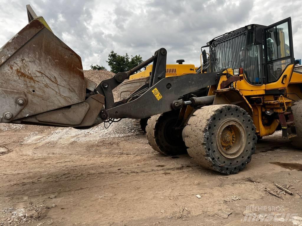 Volvo L 120 F Iekrāvēji uz riteņiem