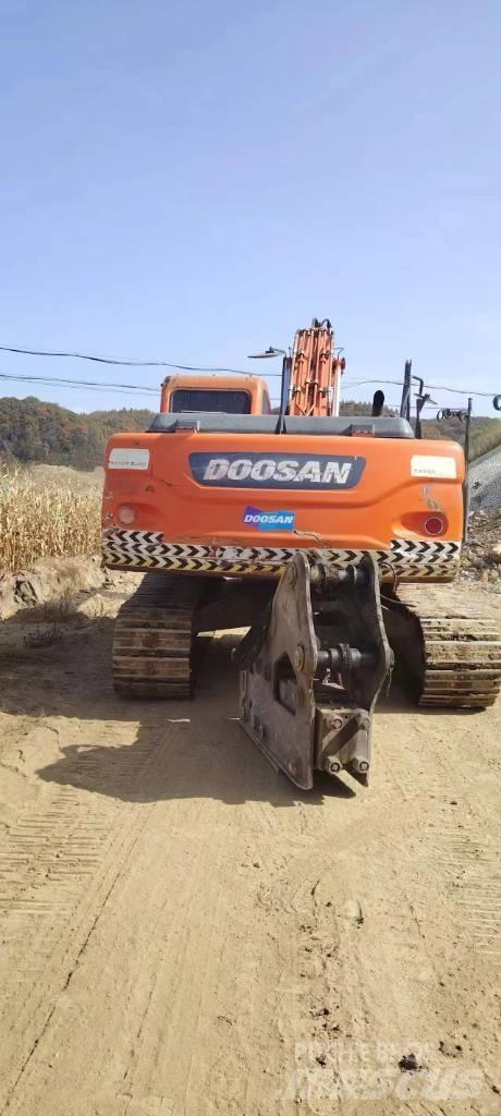 Doosan DX 225LC Kāpurķēžu ekskavatori