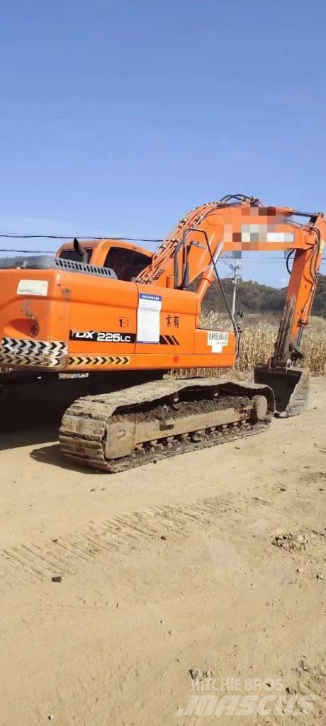 Doosan DX 225LC Kāpurķēžu ekskavatori