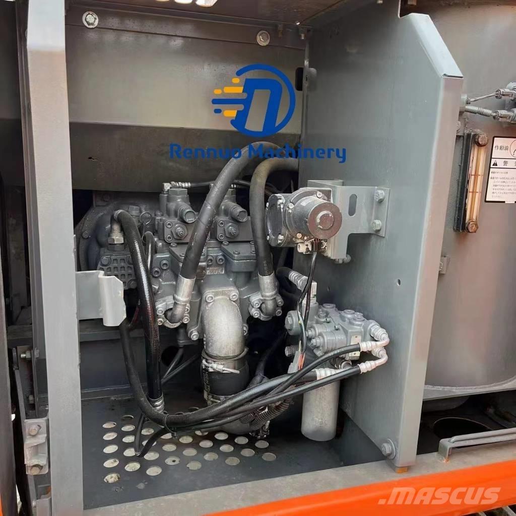Hitachi EX 120 Kāpurķēžu ekskavatori