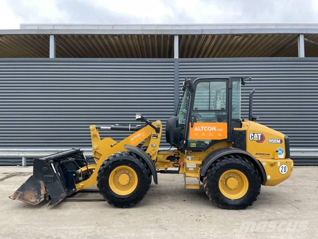 CAT 908M Iekrāvēji uz riteņiem