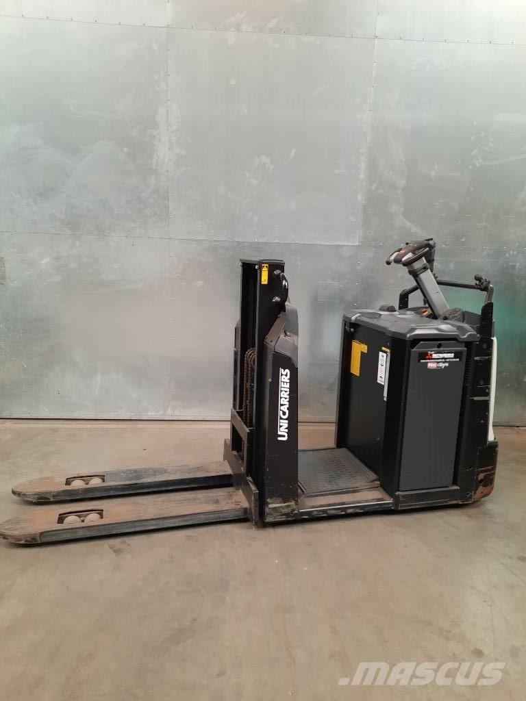 UniCarriers OEP120 Pasūtījumu savācējs mazam augstumam