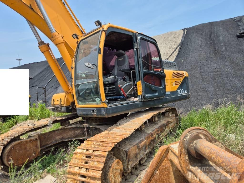 Hyundai Robex 300 LC Kāpurķēžu ekskavatori