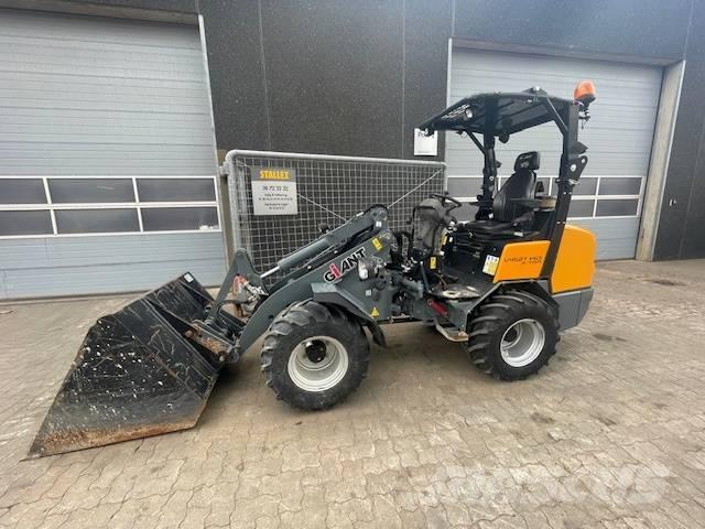 GiANT V452T X-TRA HD Mini iekrāvēji
