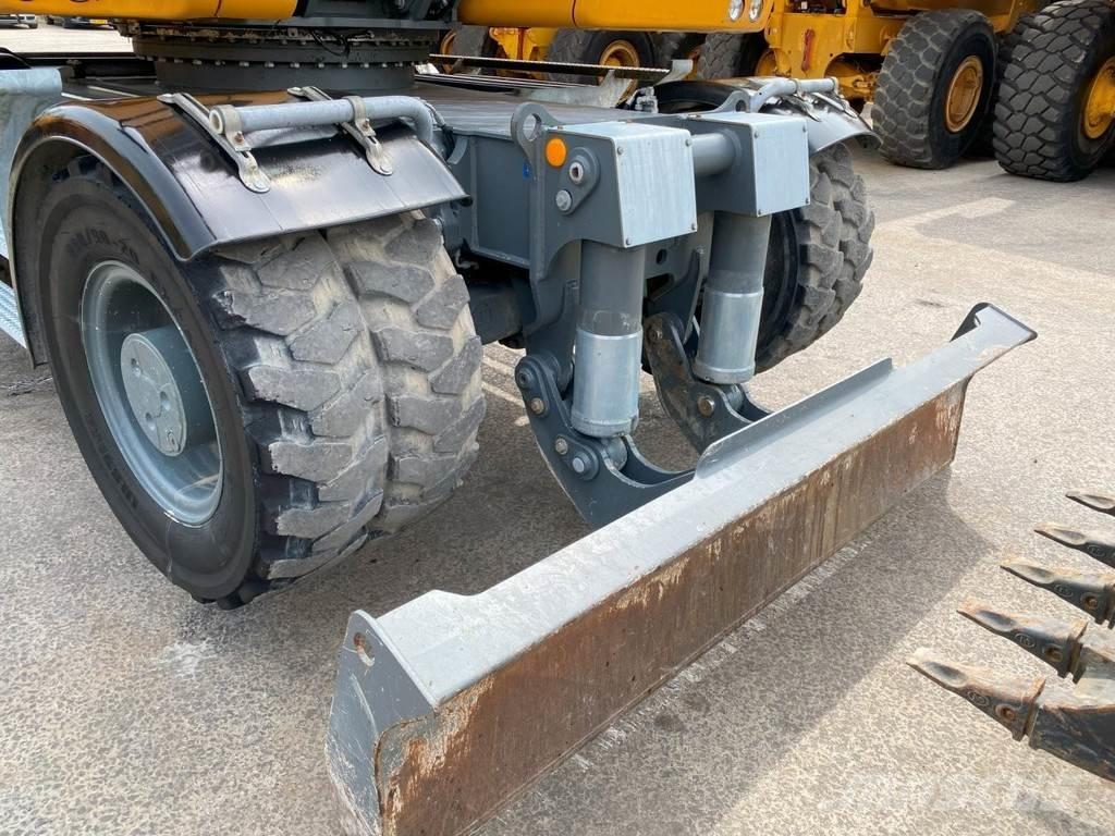 Liebherr A914 NVT Īpašie ekskavatori