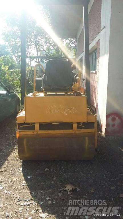 Bomag 120 Divvalču grunts veltņi