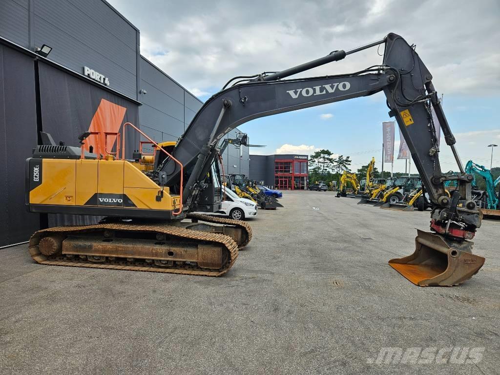 Volvo EC 250 EL Kāpurķēžu ekskavatori