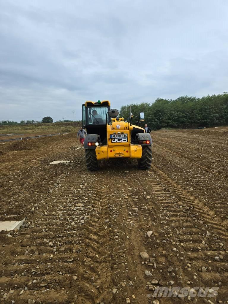 JCB 535-140 Teleskopiskie manipulatori