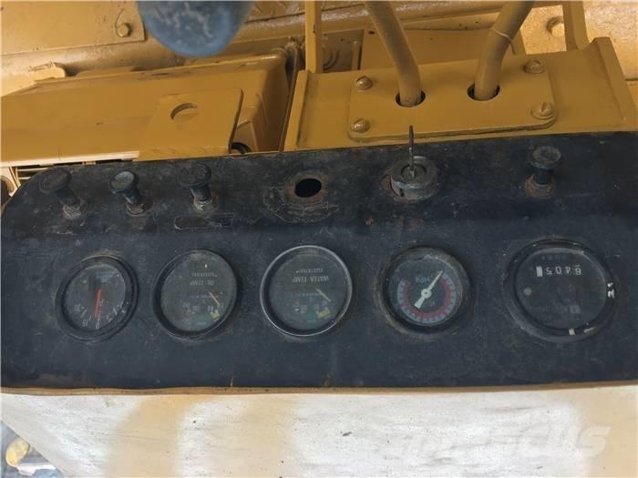 CAT D 7 G Kāpurķēžu buldozeri