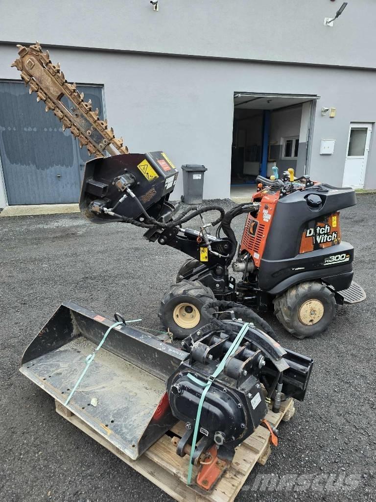 Ditch Witch R300 Tranšeju racēji