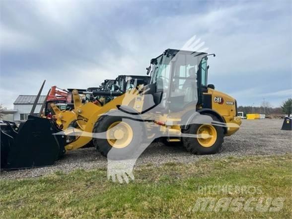CAT 908M Iekrāvēji uz riteņiem