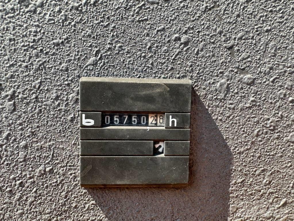 Nobas UB1236 Demontāžas ekskavators
