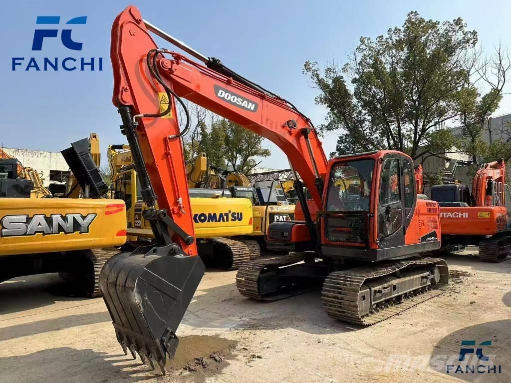 Doosan DX 140 LC Kāpurķēžu ekskavatori