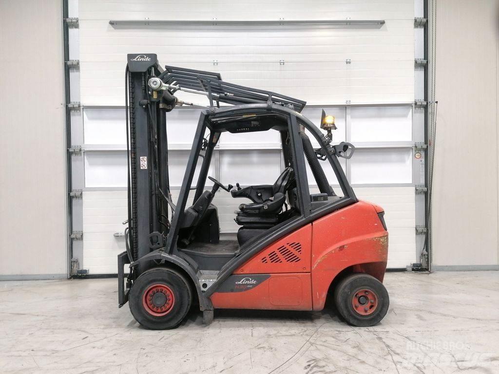 Linde H30D-02 Tehnika ar dīzeļa dzinēju