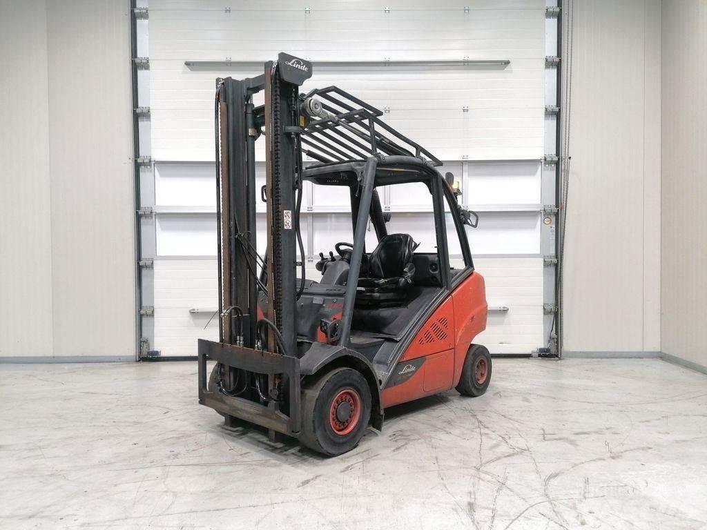 Linde H30D-02 Tehnika ar dīzeļa dzinēju