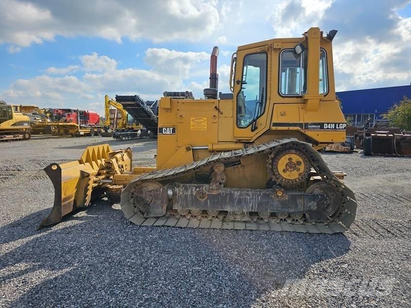 CAT D 4 H LGP Kāpurķēžu buldozeri