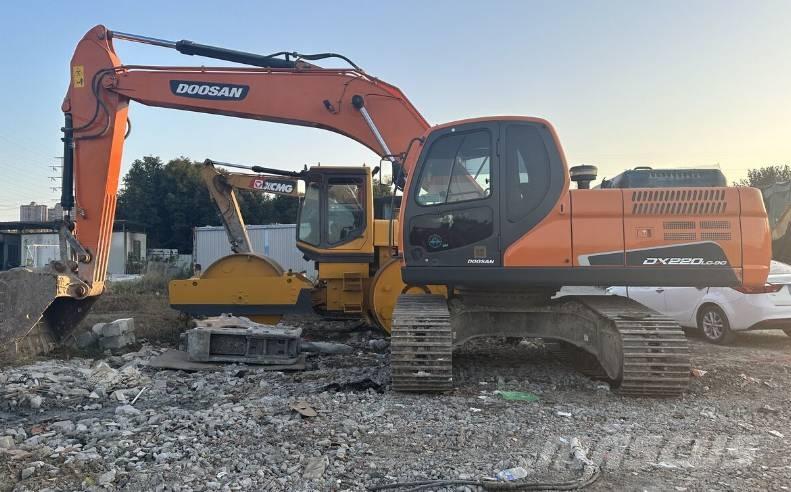 Doosan DX220 Kāpurķēžu ekskavatori