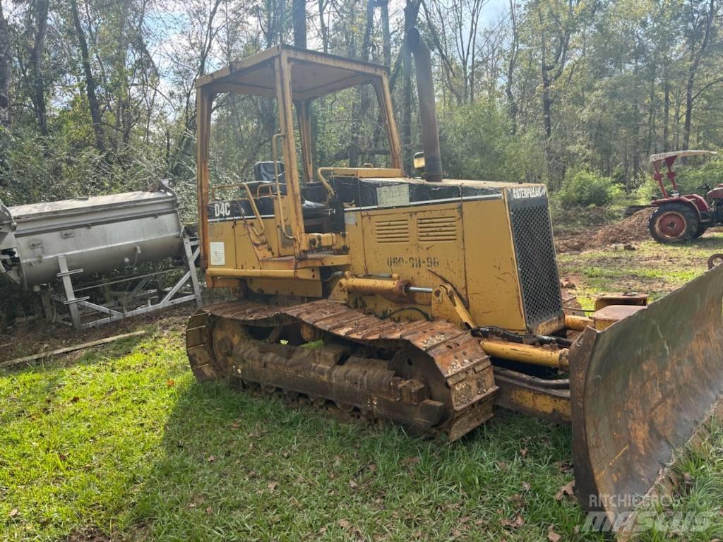 CAT D 4 C Kāpurķēžu buldozeri