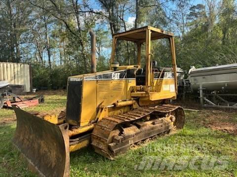 CAT D 4 C Kāpurķēžu buldozeri