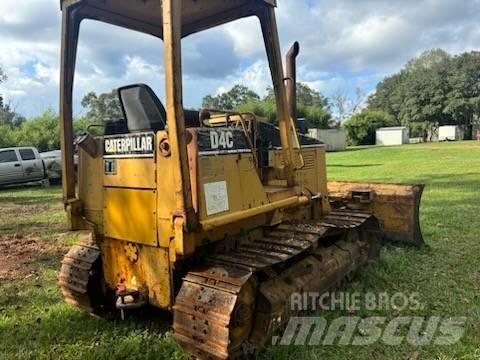 CAT D 4 C Kāpurķēžu buldozeri
