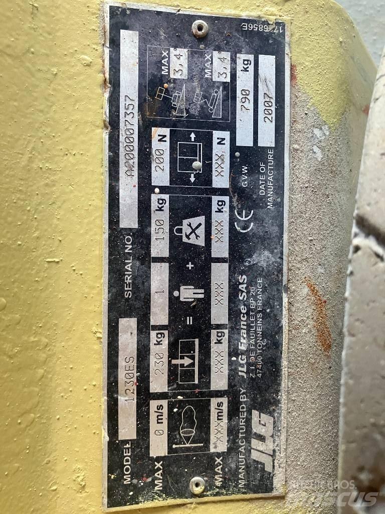 JLG 1230 ES Vertikālie pacēlāji