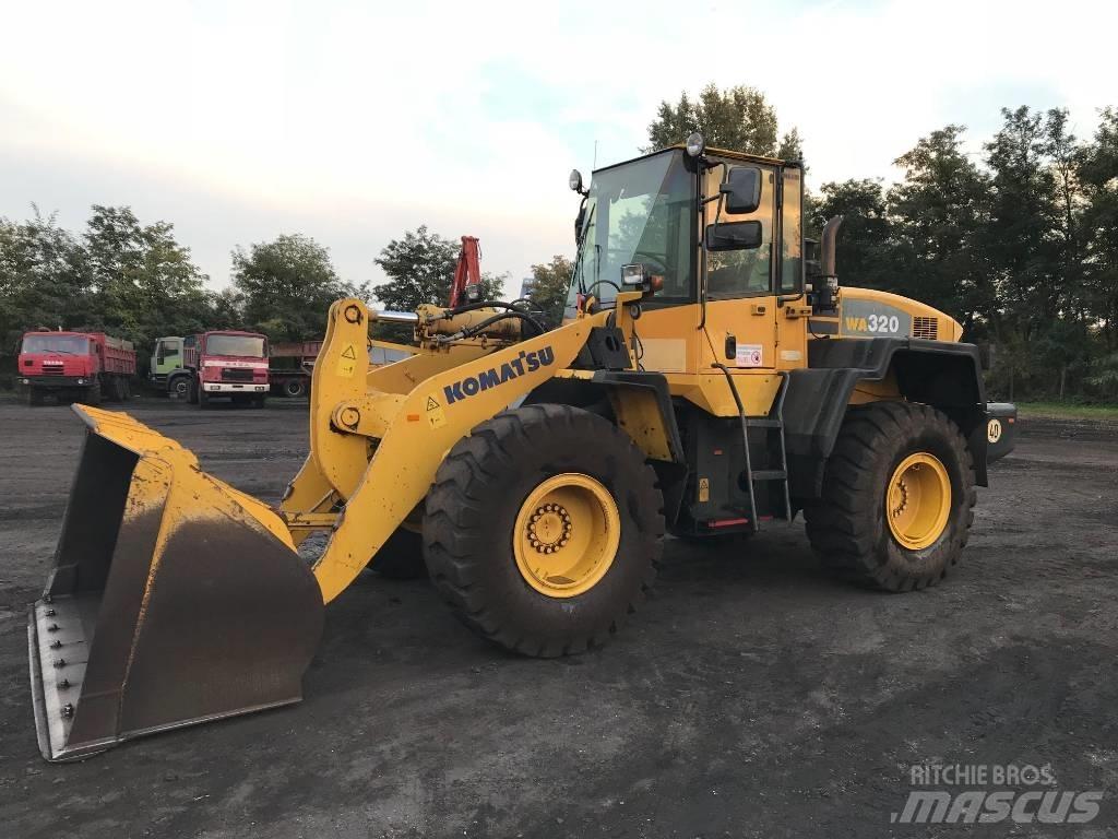Komatsu WA320-5H Iekrāvēji uz riteņiem