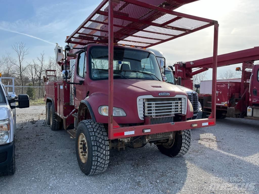 Freightliner M2-106 Pacēlāji uz automašīnas bāzes