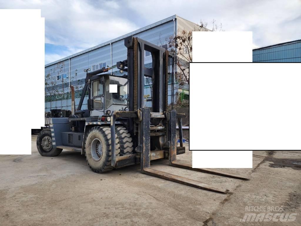 Kalmar DCE 330-12 Tehnika ar dīzeļa dzinēju