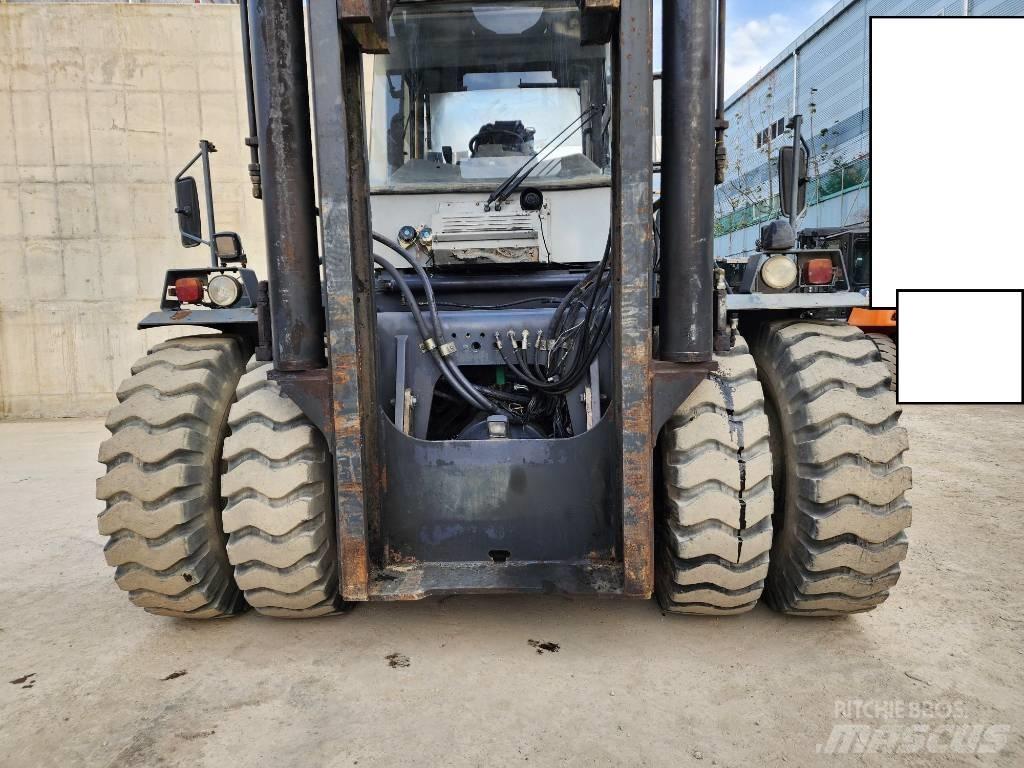 Kalmar DCE 330-12 Tehnika ar dīzeļa dzinēju
