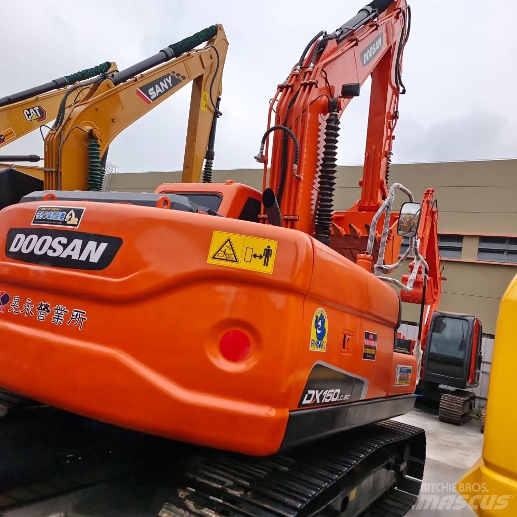 Doosan DX 150 LC Kāpurķēžu ekskavatori