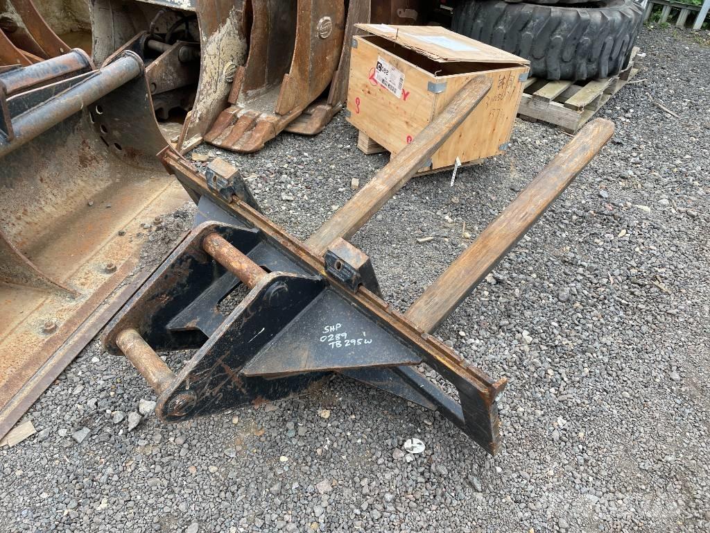 Takeuchi TB 295 W Ekskavatori uz riteņiem