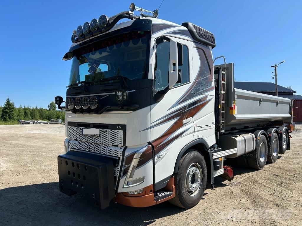 Volvo FH 540 8x4 Treileri ar āķi