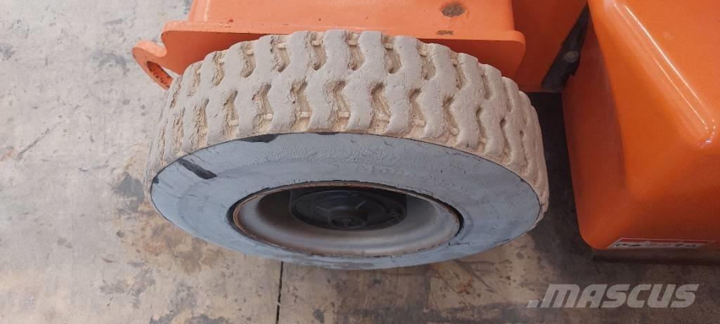 JLG E 400 AJPN Strēles pacēlāji