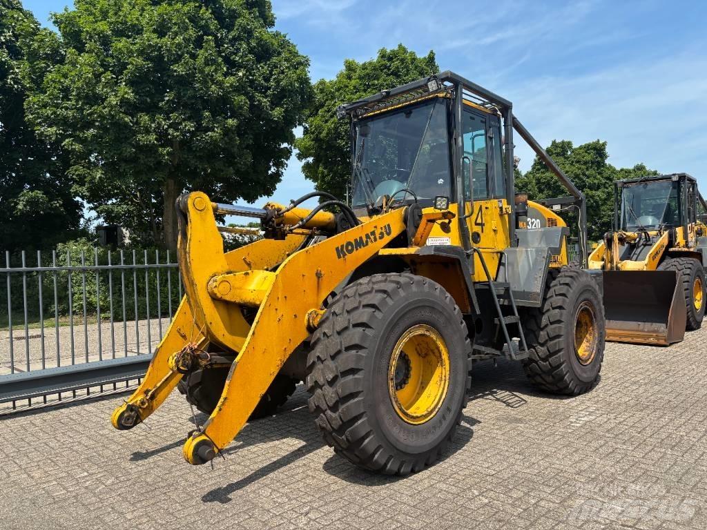 Komatsu WA 320-5 Iekrāvēji uz riteņiem