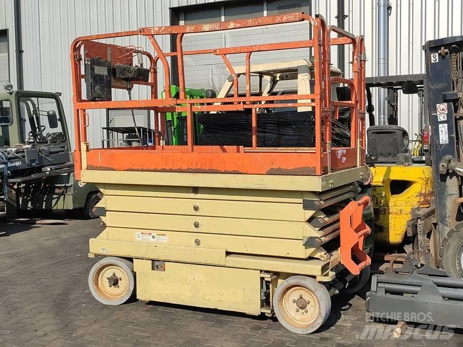JLG 2646 E 2 Šķerveida pacēlāji