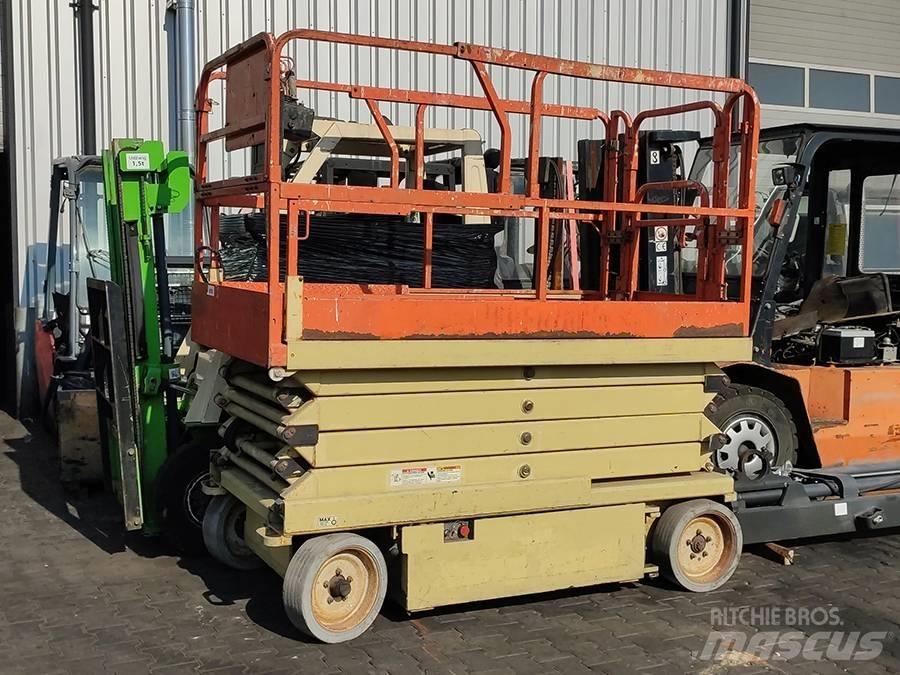 JLG 2646 E 2 Šķerveida pacēlāji