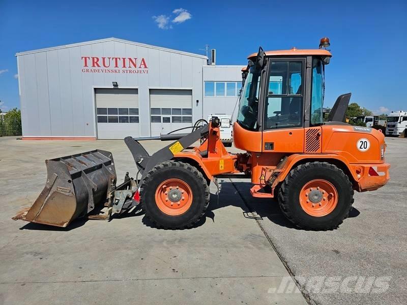 Volvo L 30 G Iekrāvēji uz riteņiem