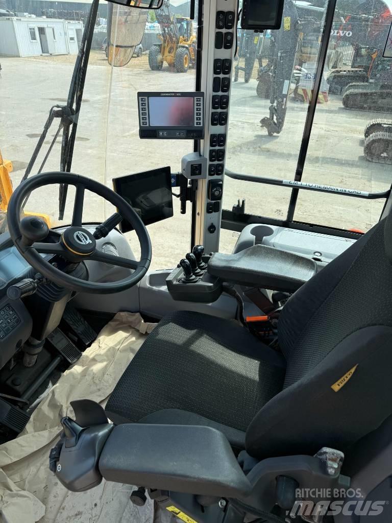 Volvo L 220 H Iekrāvēji uz riteņiem