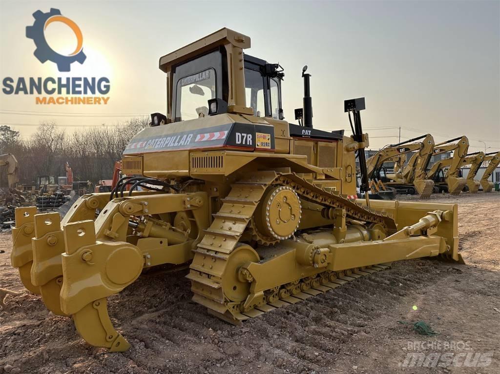CAT D 7 R Kāpurķēžu buldozeri