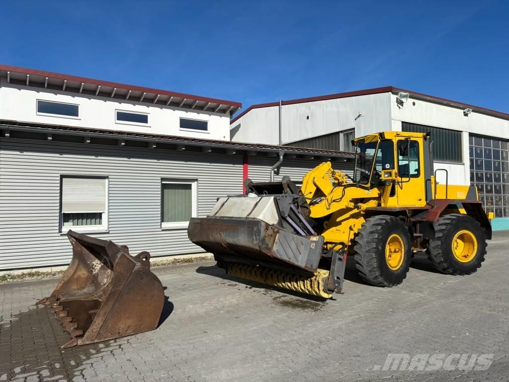 Komatsu WA 180 Iekrāvēji uz riteņiem