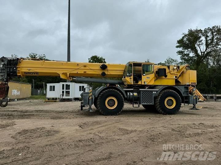 Grove RT 890 E Celtņi nelīdzenām virsmām