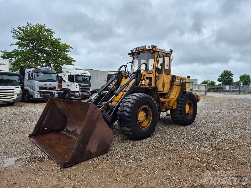 Volvo BM 4300 Iekrāvēji uz riteņiem