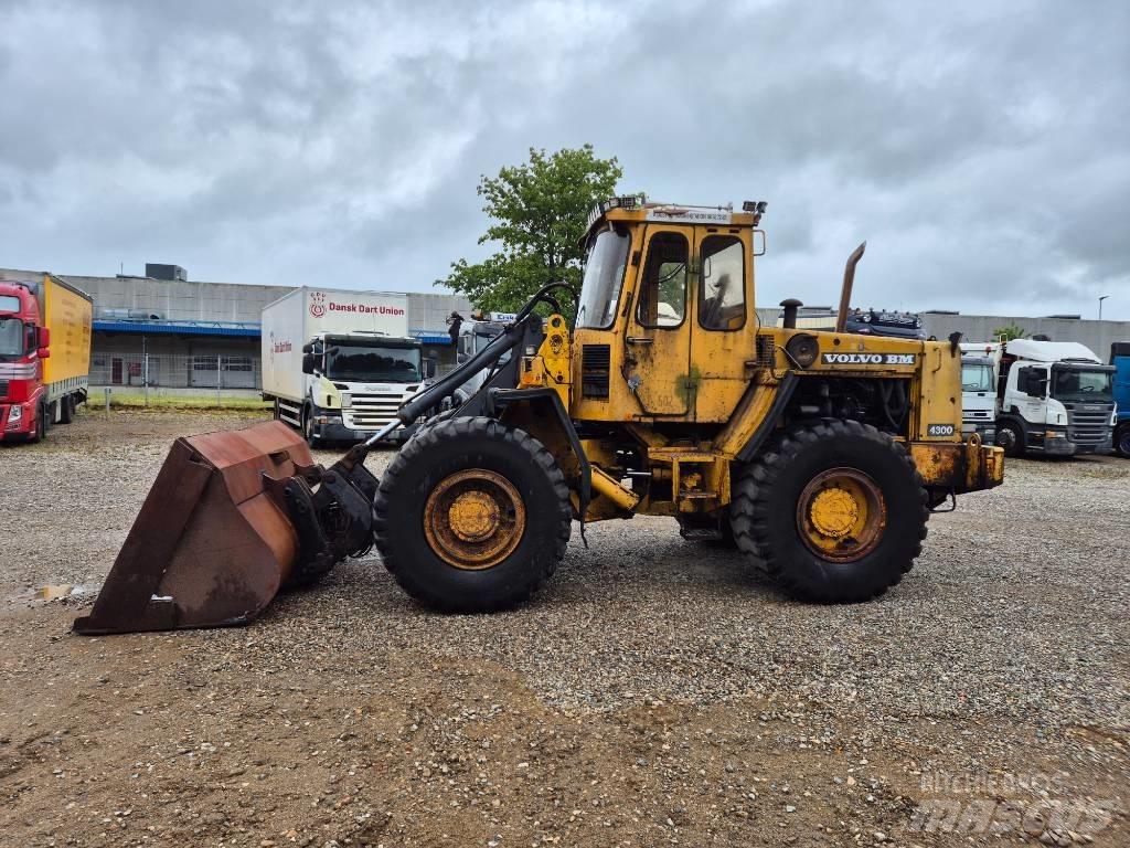 Volvo BM 4300 Iekrāvēji uz riteņiem