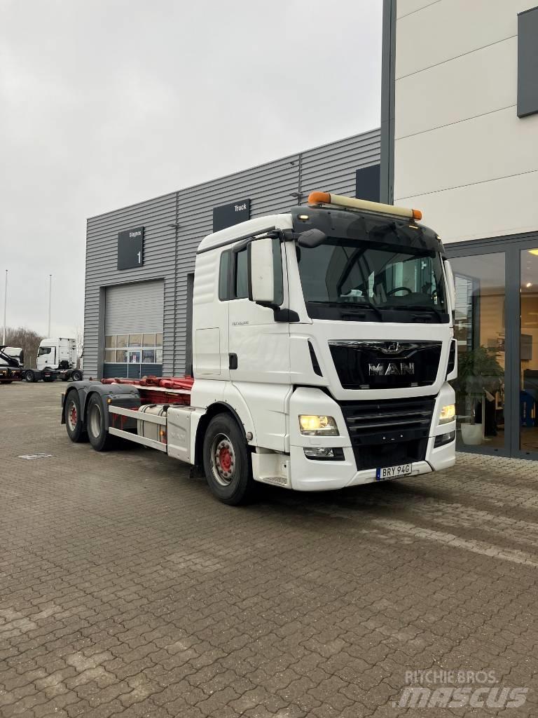 MAN TGX 26.500 6X2 Treileri ar āķi