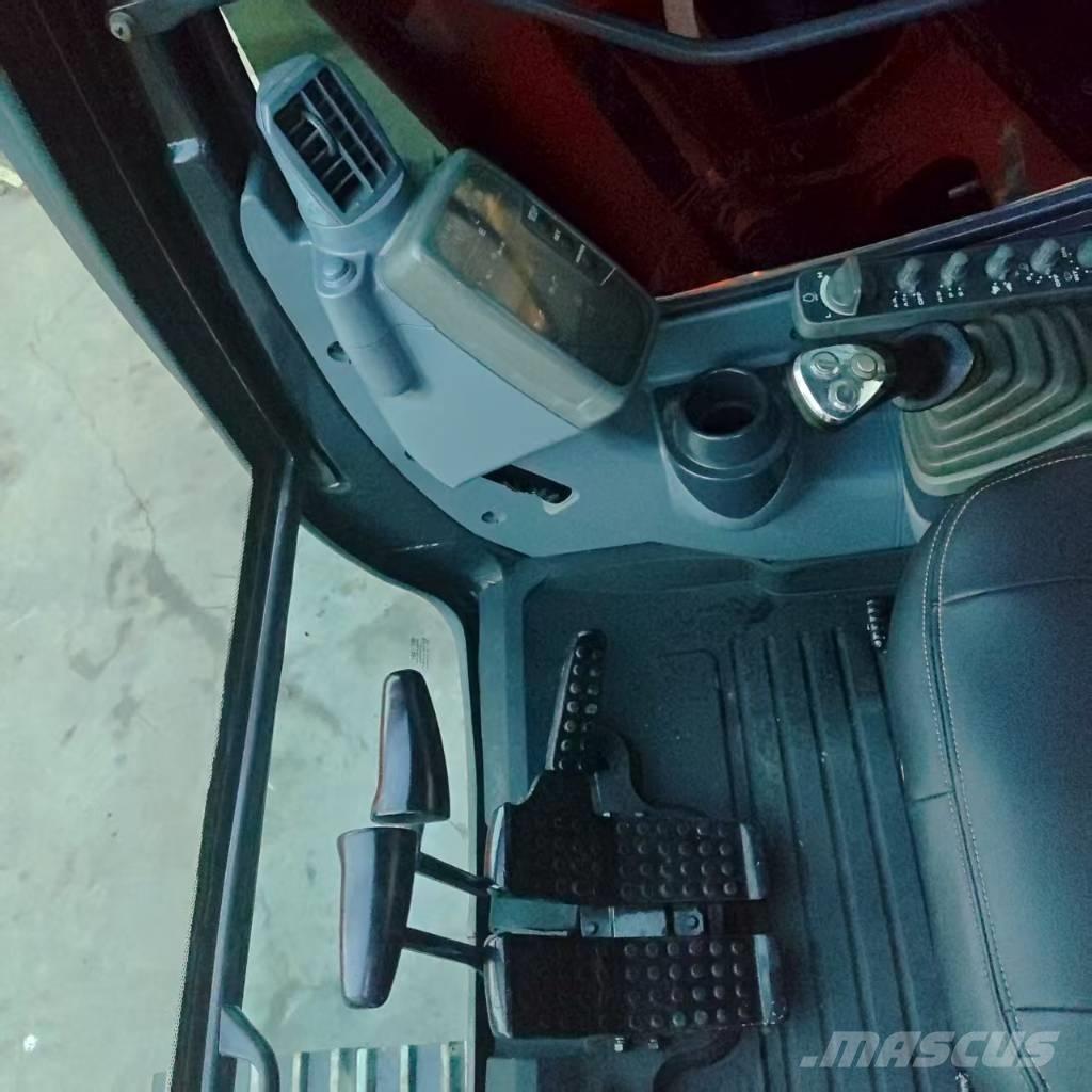 Hitachi ZX 120 Kāpurķēžu ekskavatori
