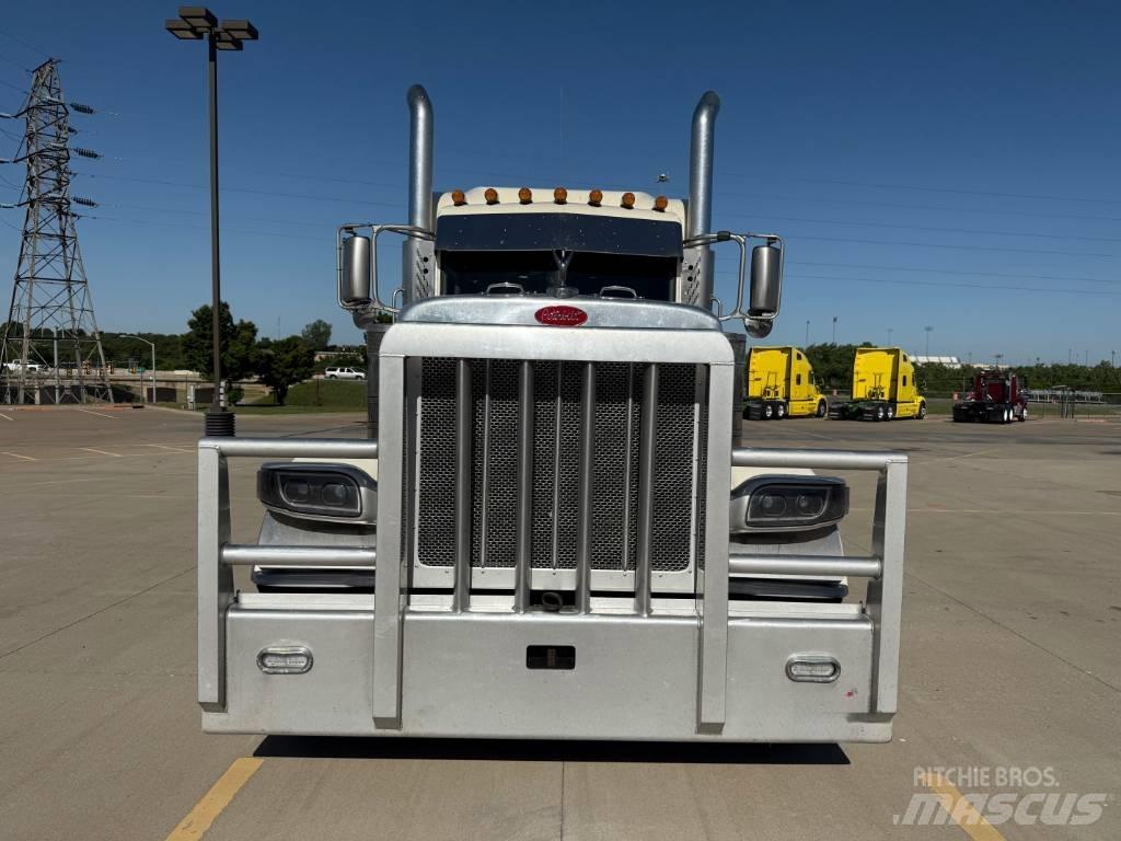 Peterbilt 389 Vilcēji