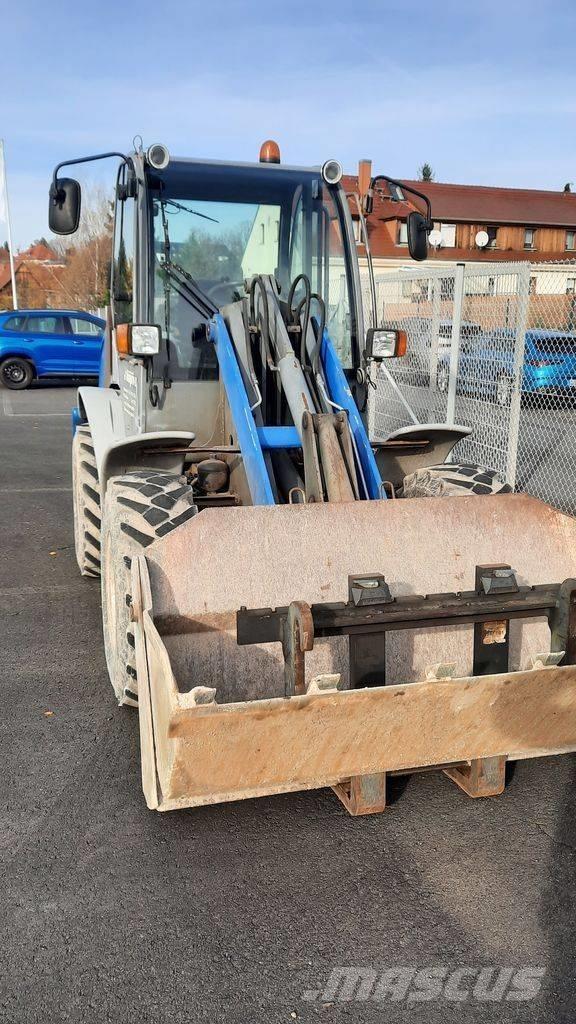 Kramer 750 Iekrāvēji uz riteņiem