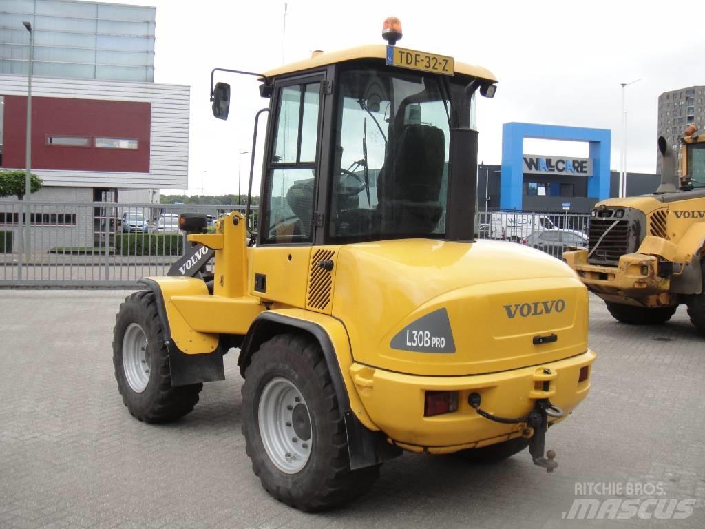Volvo L 30 B Iekrāvēji uz riteņiem