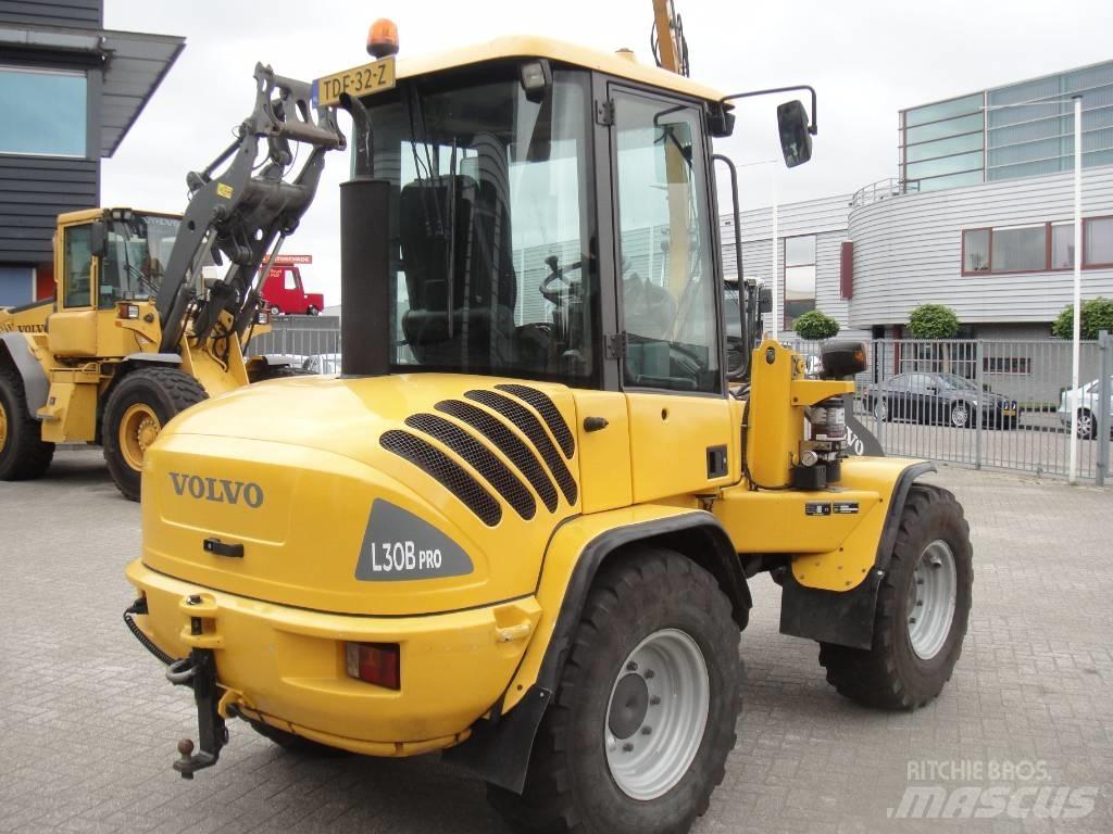 Volvo L 30 B Iekrāvēji uz riteņiem