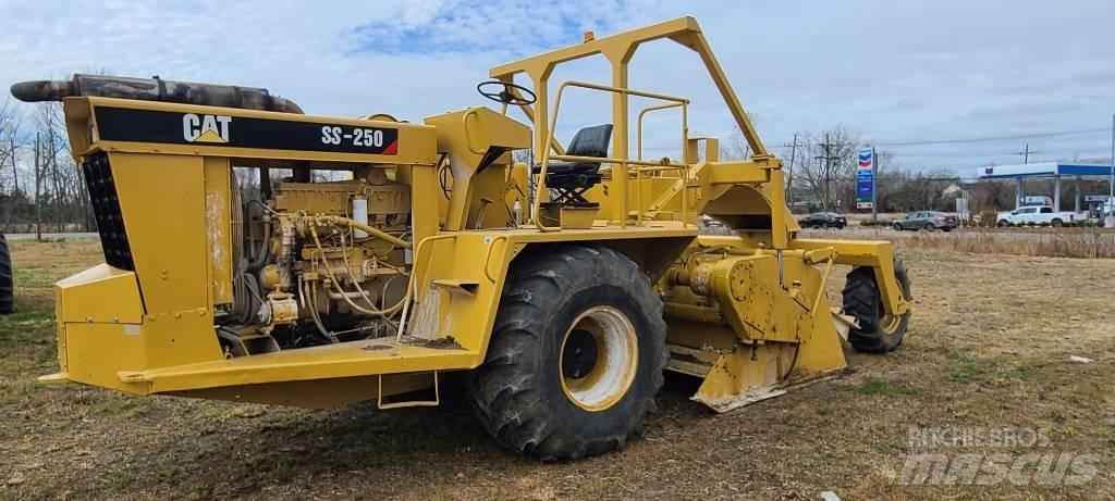 CAT SS 250 B Augsnes blīvētāji